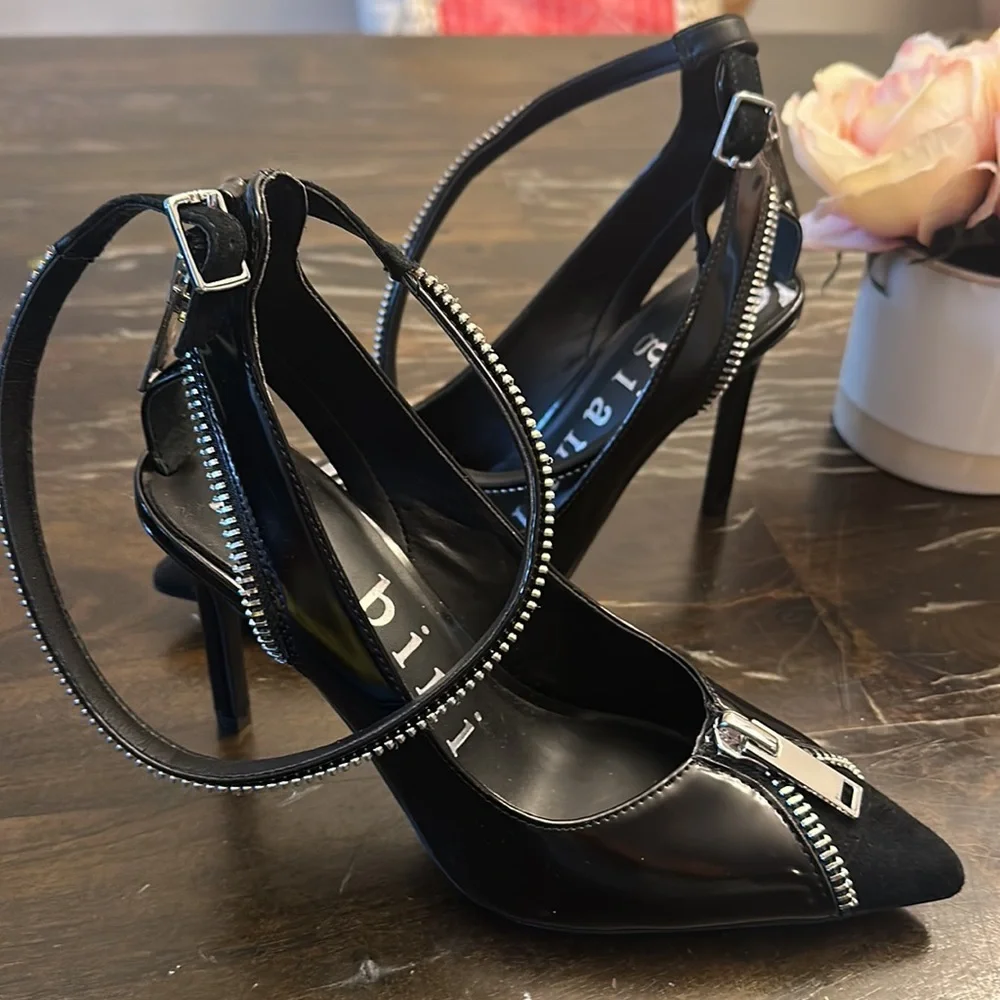 NEW Gianni Bini Tatum Black patent leather zip point toe stilettos women SZ 6.5